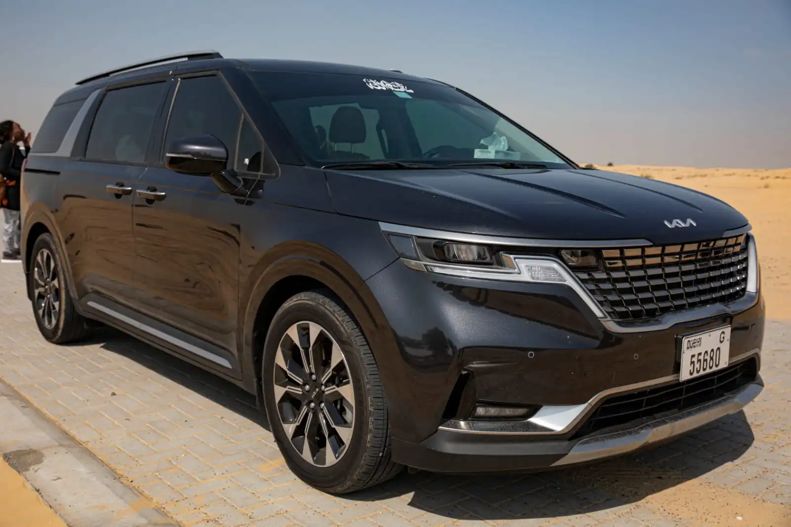 Convenient Cargo Access:
Kia Carnival SX Prestige Liftgate (UAE)