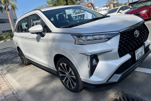 Rental Price of Toyota Veloz in Dubai, airport arrival transfers the price is 160 AED