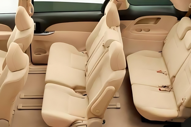 staria seats for 6 passengers