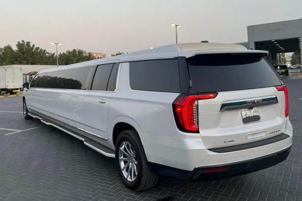 Dubai stretch limousines services perfect for groups, wedding, party rentals