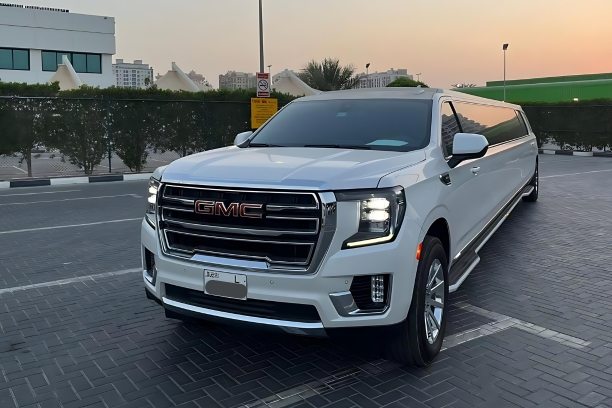 Luxury limousine parked in front of Burj Khalifa

650 AED is per hour limousine rental charges in Dubai