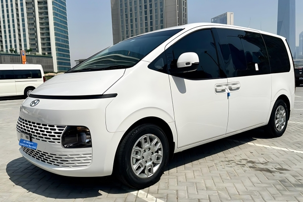Hyundai Staria 9 Seater Car Rental Dubai